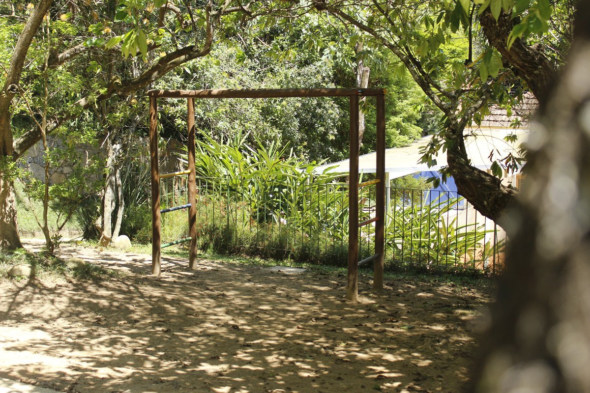 Sombra para o recreio — Colégio Altiora, Corrêas